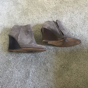 Halogen gray wedge booties sz 6